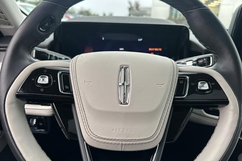 Thumbnail: 2025 Lincoln Aviator - 29