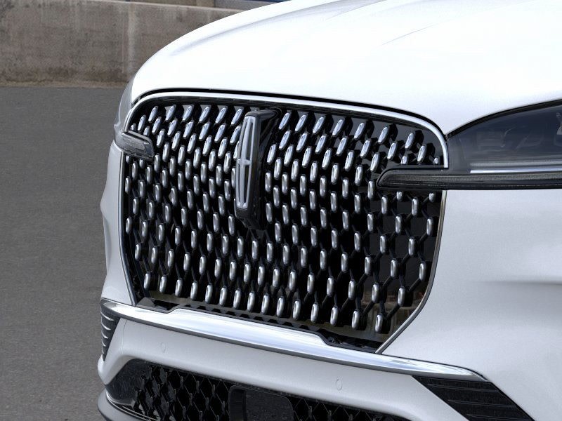 Thumbnail: 2026 Lincoln Aviator - 14