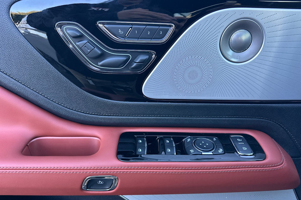 Thumbnail: 2026 Lincoln Aviator - 19