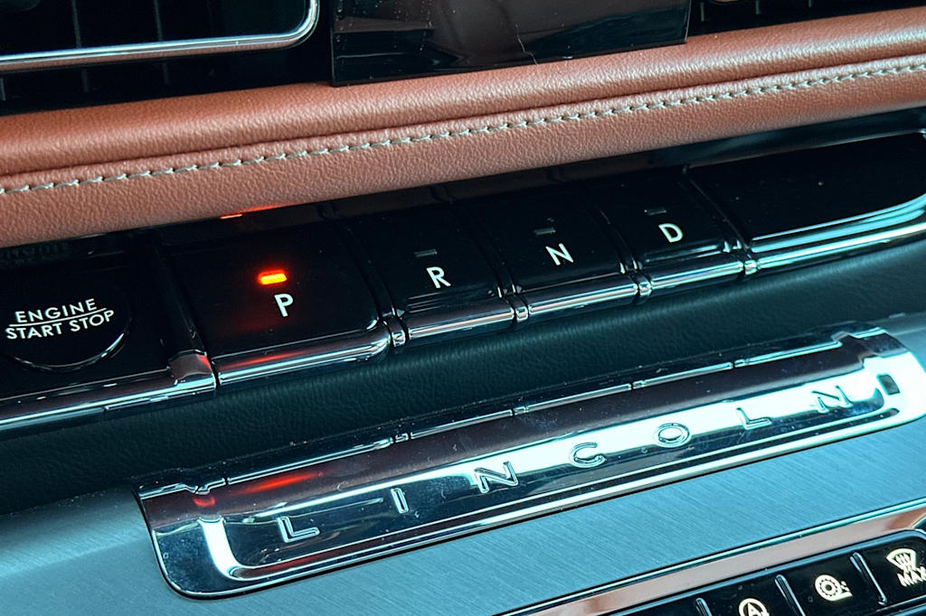 Thumbnail: 2026 Lincoln Aviator - 27