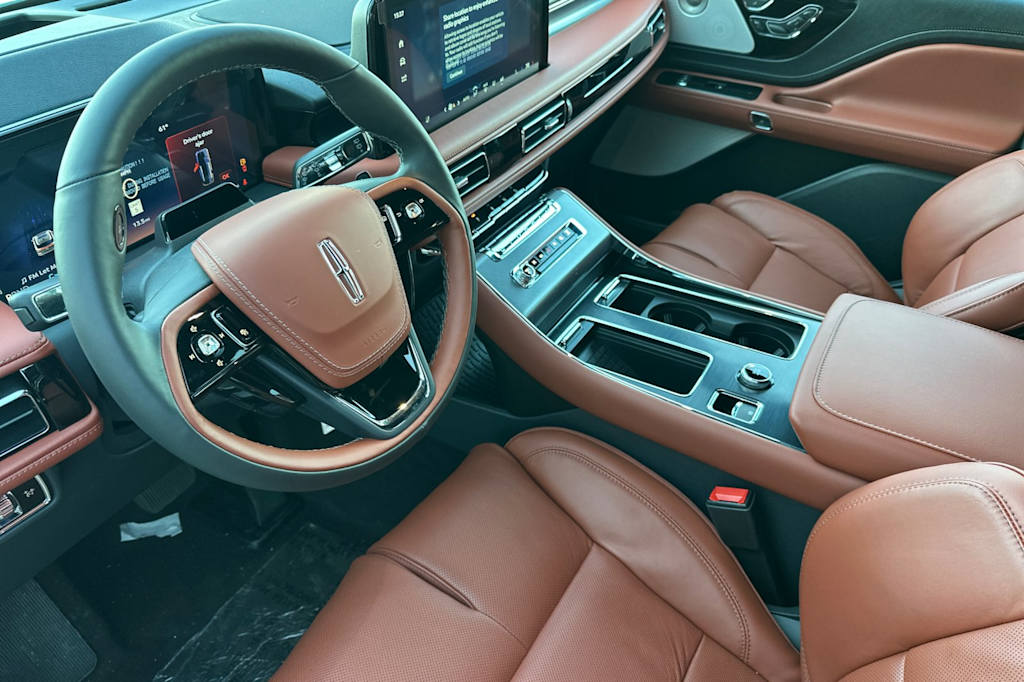 Thumbnail: 2026 Lincoln Aviator - 9
