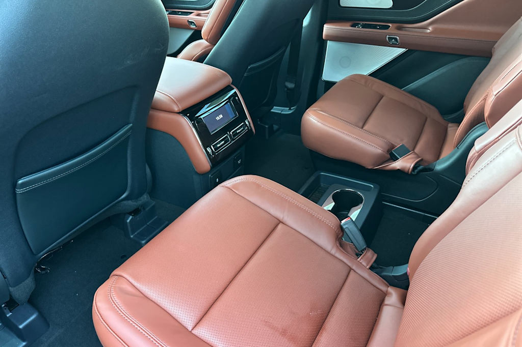 Thumbnail: 2026 Lincoln Aviator - 10