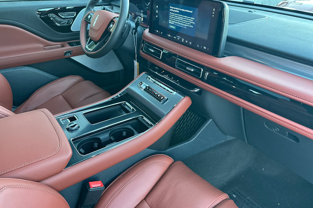 Thumbnail: 2026 Lincoln Aviator - 12