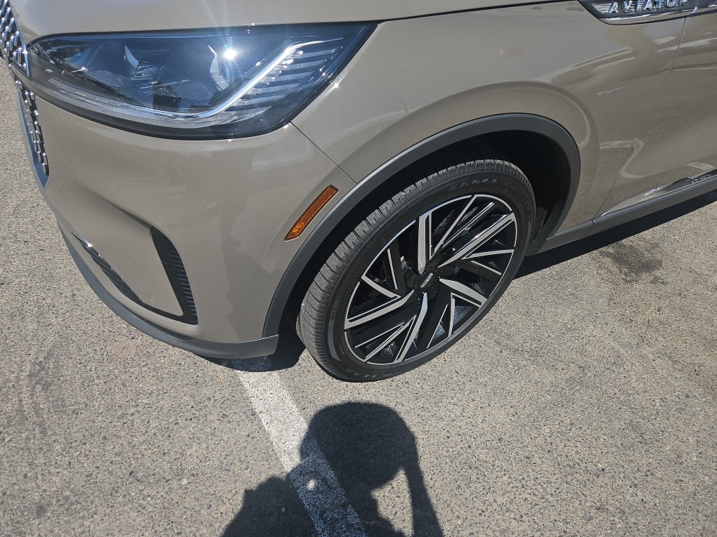 Thumbnail: 2025 Lincoln Aviator - 7