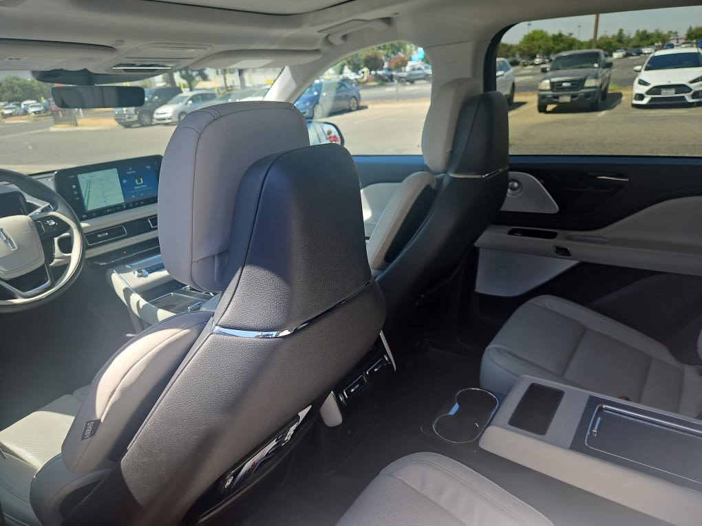 Thumbnail: 2025 Lincoln Aviator - 11