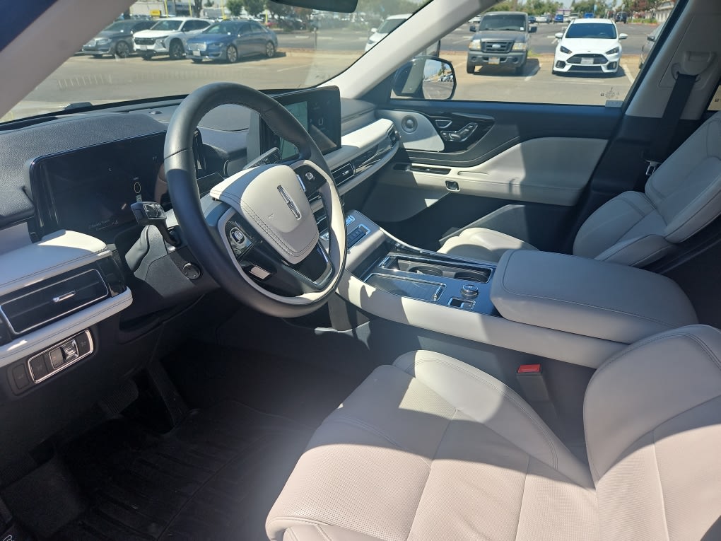 Thumbnail: 2025 Lincoln Aviator - 12