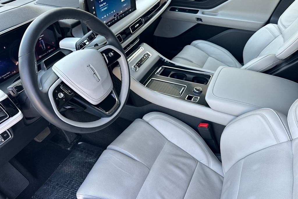 Thumbnail: 2025 Lincoln Aviator - 8