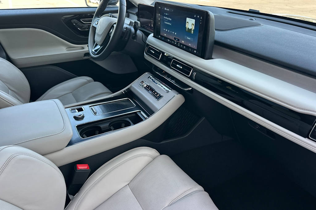 Thumbnail: 2025 Lincoln Aviator - 12