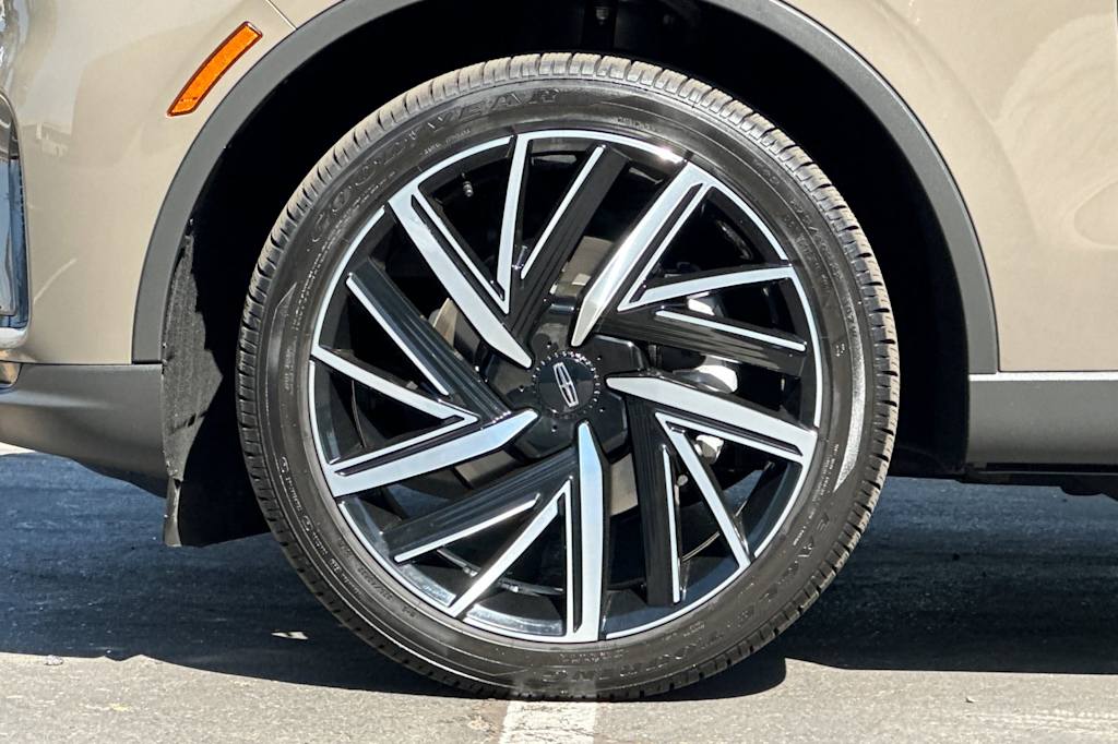 Thumbnail: 2025 Lincoln Aviator - 7