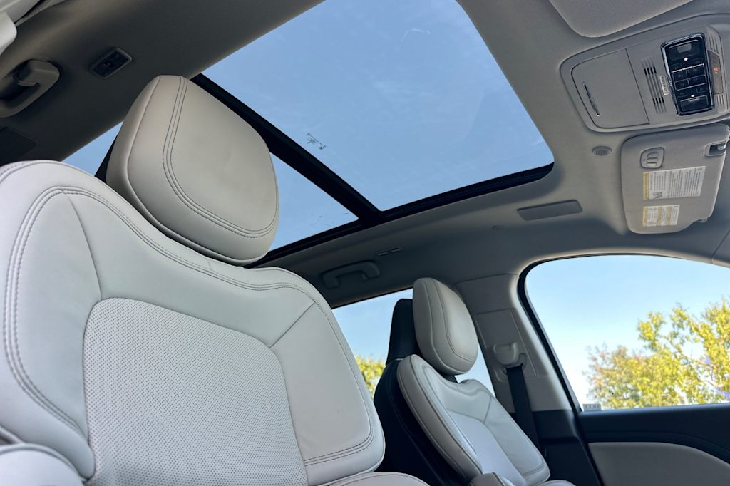 Thumbnail: 2025 Lincoln Aviator - 23