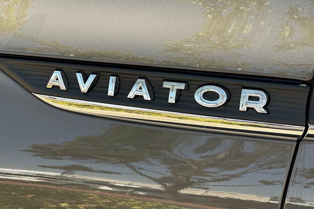 Thumbnail: 2025 Lincoln Aviator - 30