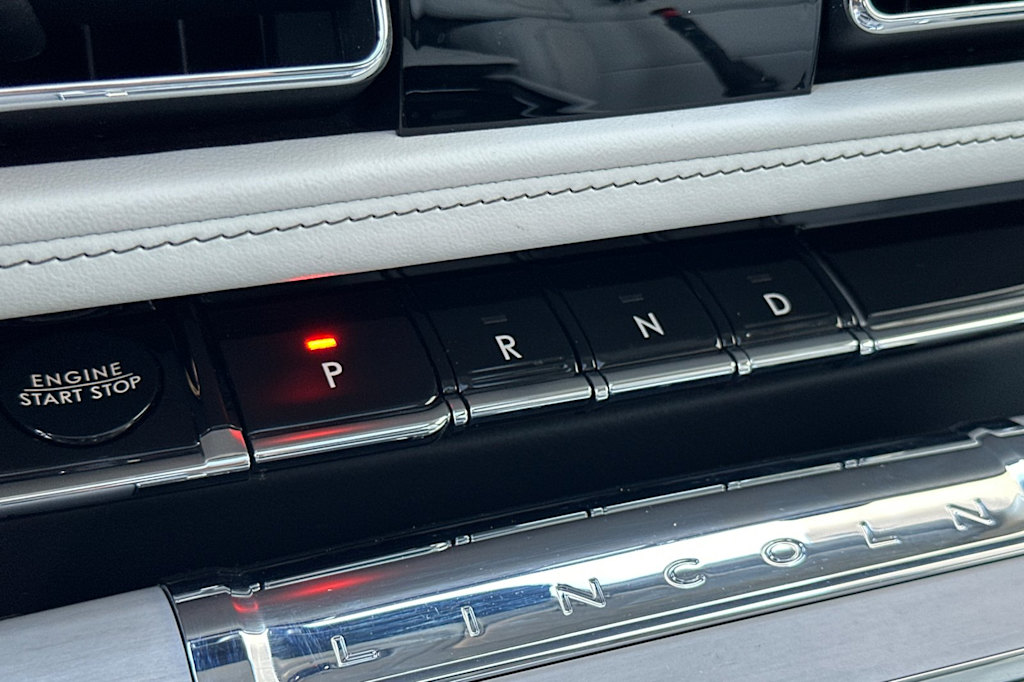 Thumbnail: 2025 Lincoln Aviator - 26