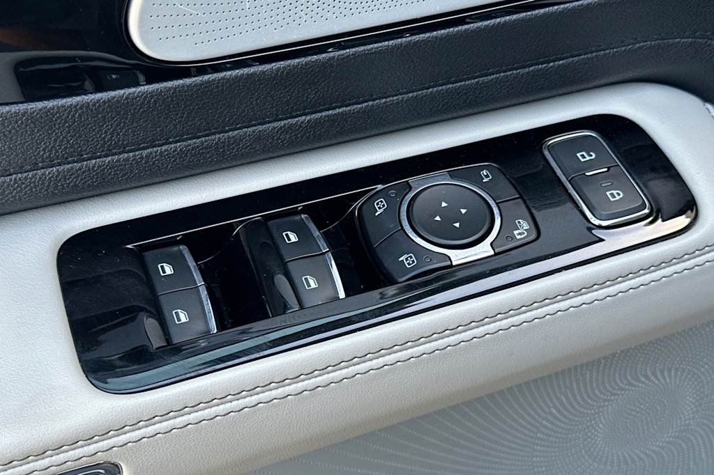 Thumbnail: 2025 Lincoln Aviator - 22