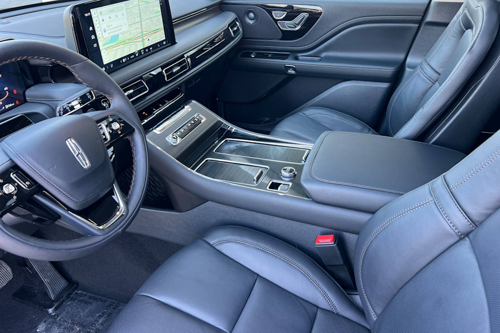 Thumbnail: 2026 Lincoln Aviator - 9
