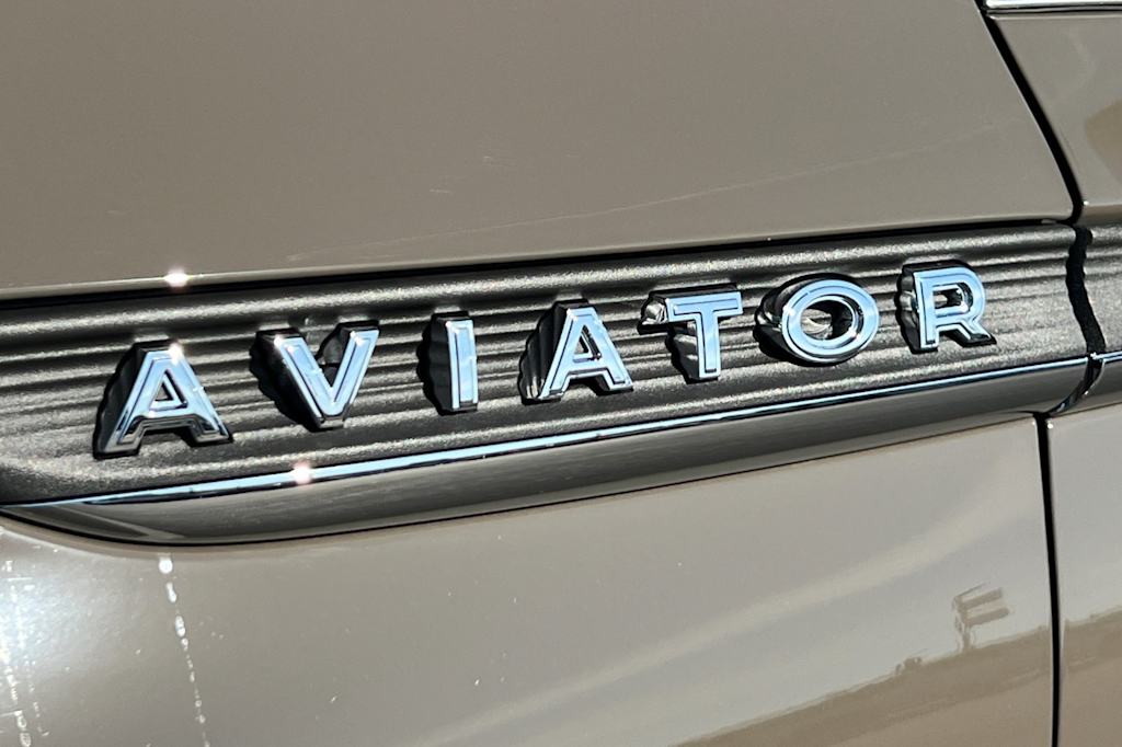 Thumbnail: 2026 Lincoln Aviator - 6