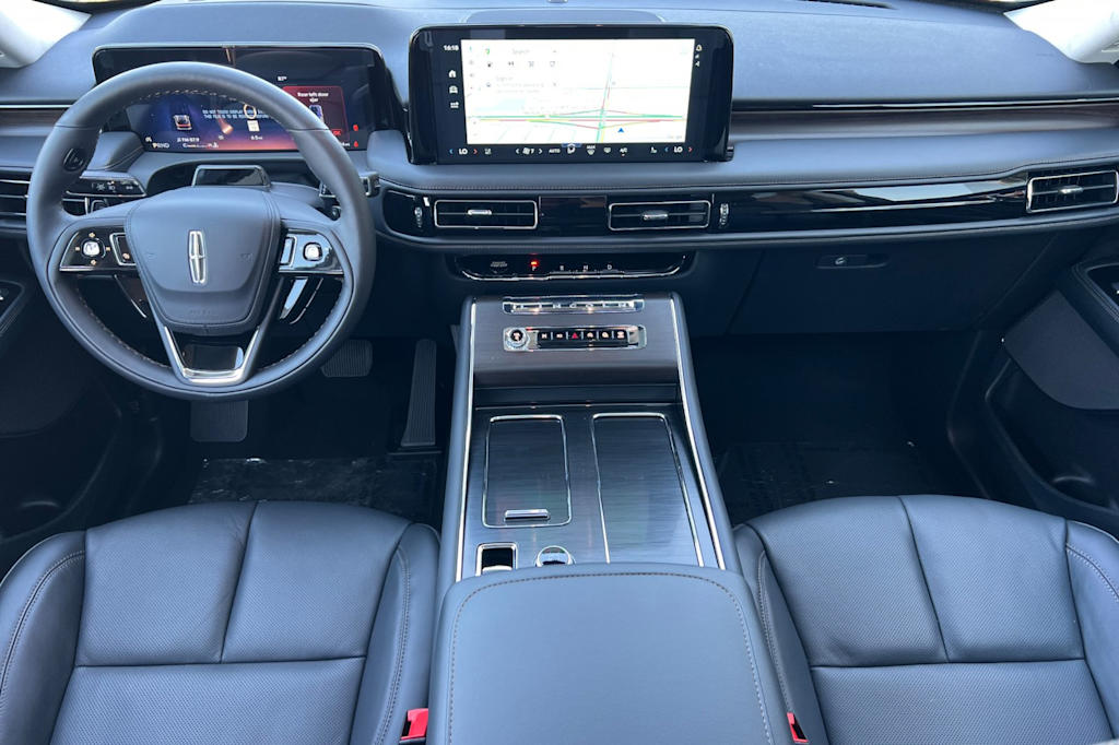 Thumbnail: 2026 Lincoln Aviator - 2