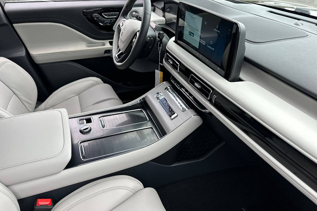 2025 Lincoln Aviator Reserve 12