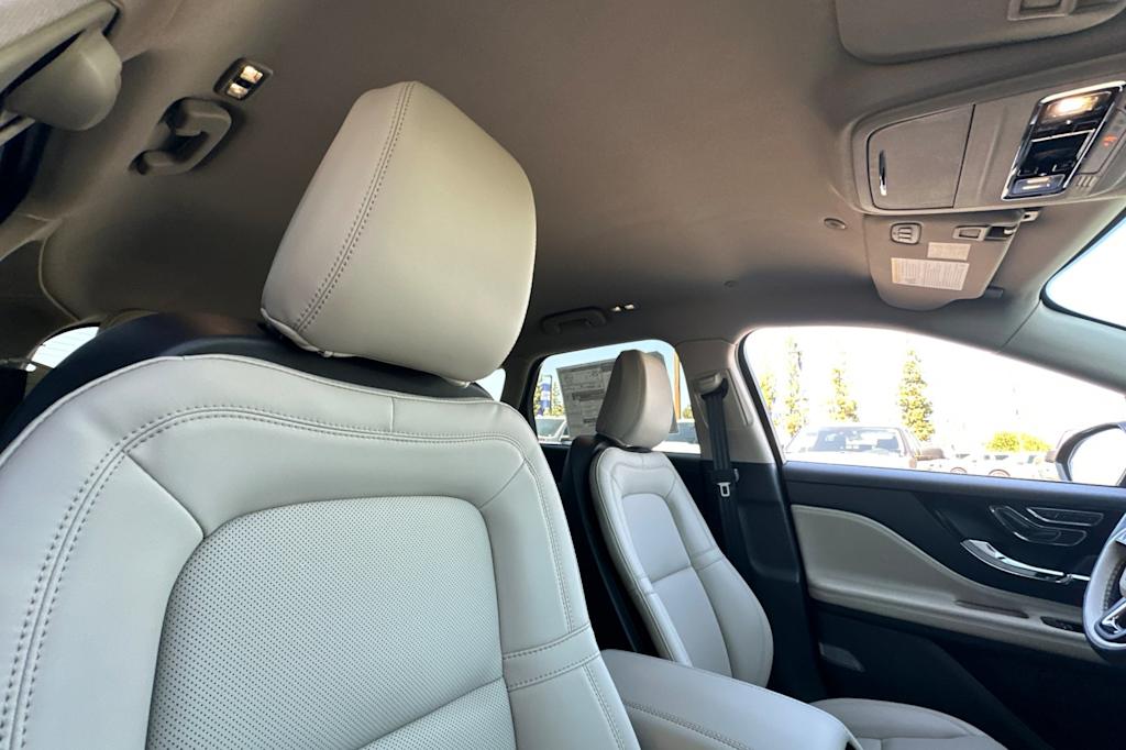 Thumbnail: 2025 Lincoln Corsair - 9