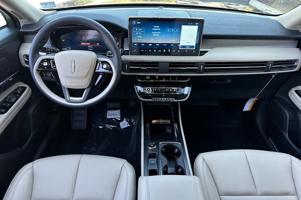 Thumbnail: 2025 Lincoln Corsair - 2