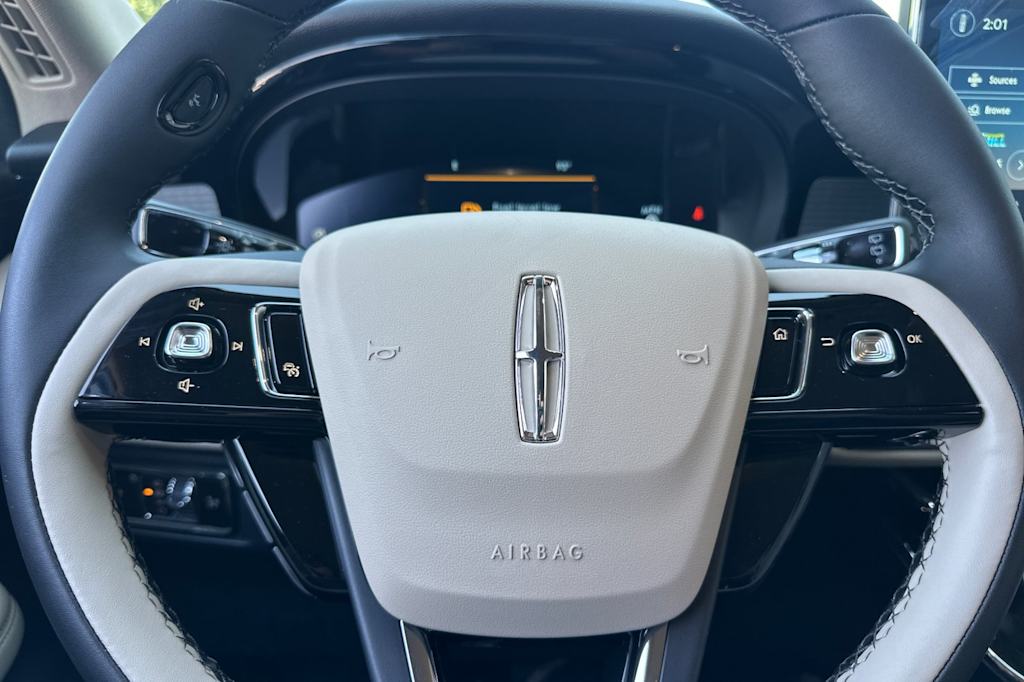 Thumbnail: 2025 Lincoln Corsair - 27