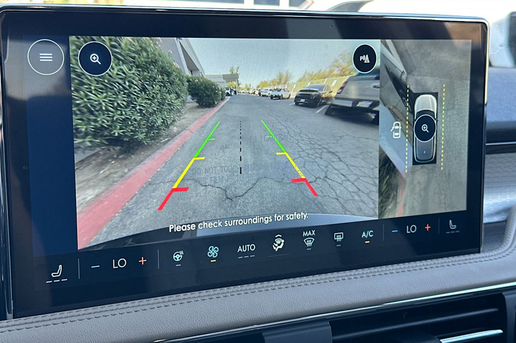 Thumbnail: 2025 Lincoln Corsair - 23