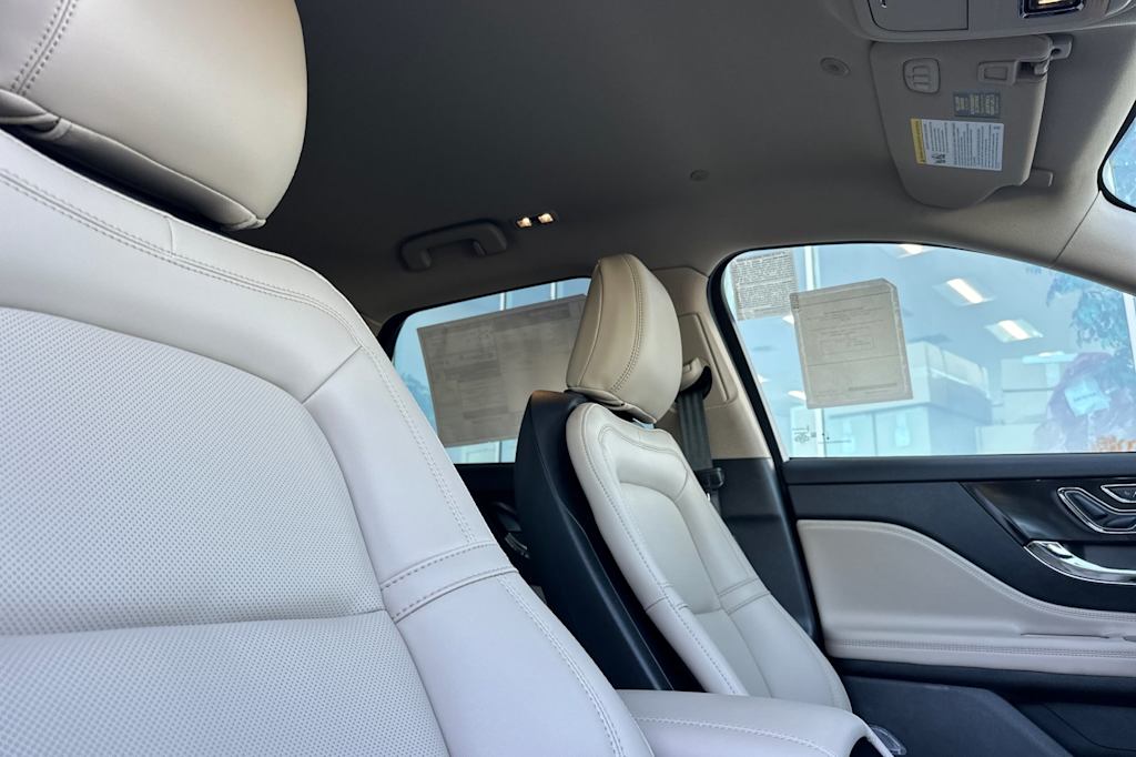 Thumbnail: 2025 Lincoln Corsair - 9