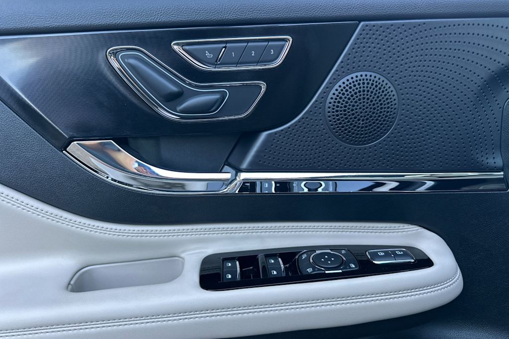 Thumbnail: 2025 Lincoln Corsair - 20