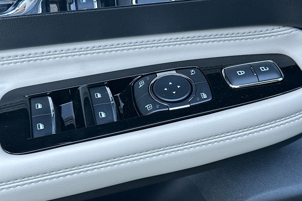 Thumbnail: 2025 Lincoln Corsair - 21