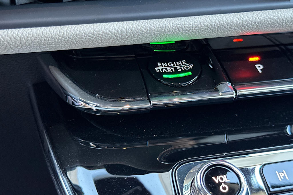 Thumbnail: 2025 Lincoln Corsair - 26