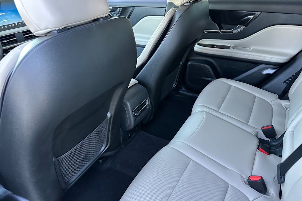 Thumbnail: 2025 Lincoln Corsair - 10