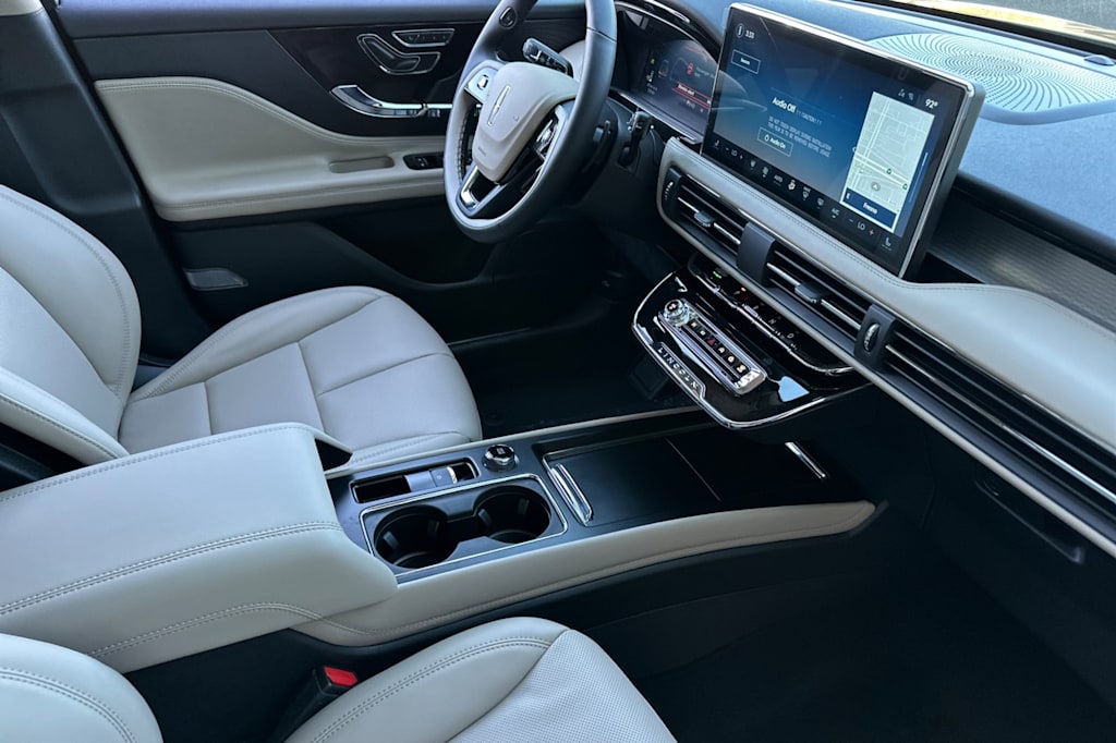 Thumbnail: 2025 Lincoln Corsair - 9