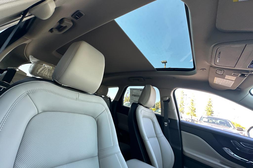 Thumbnail: 2025 Lincoln Corsair - 21