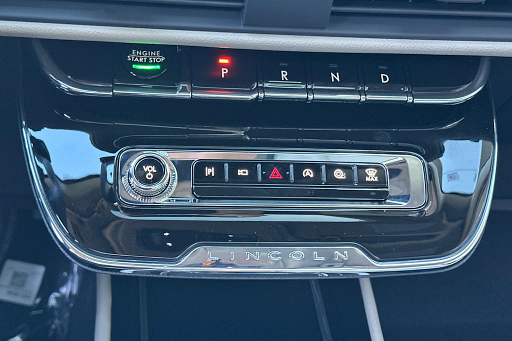 Thumbnail: 2025 Lincoln Corsair - 24