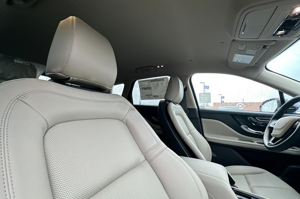 Thumbnail: 2025 Lincoln Corsair - 11