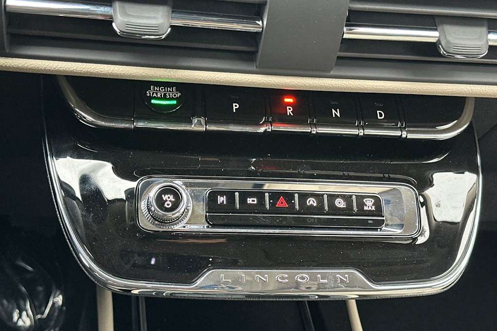 Thumbnail: 2025 Lincoln Corsair - 25