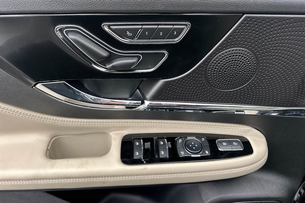 Thumbnail: 2025 Lincoln Corsair - 21