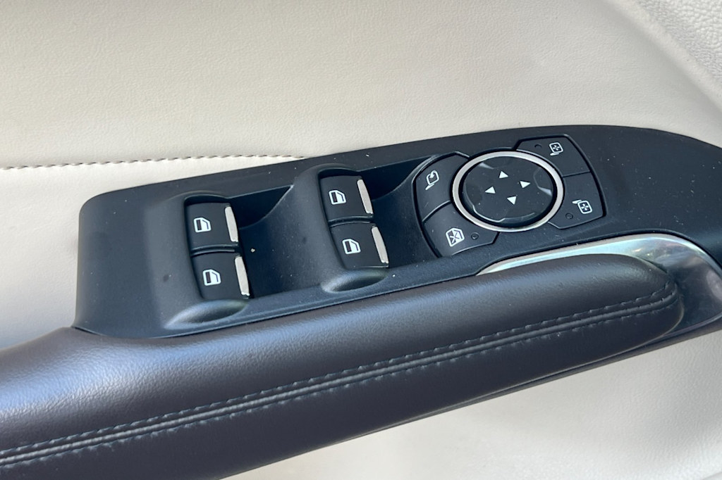 Thumbnail: 2019 Lincoln MKC - 22