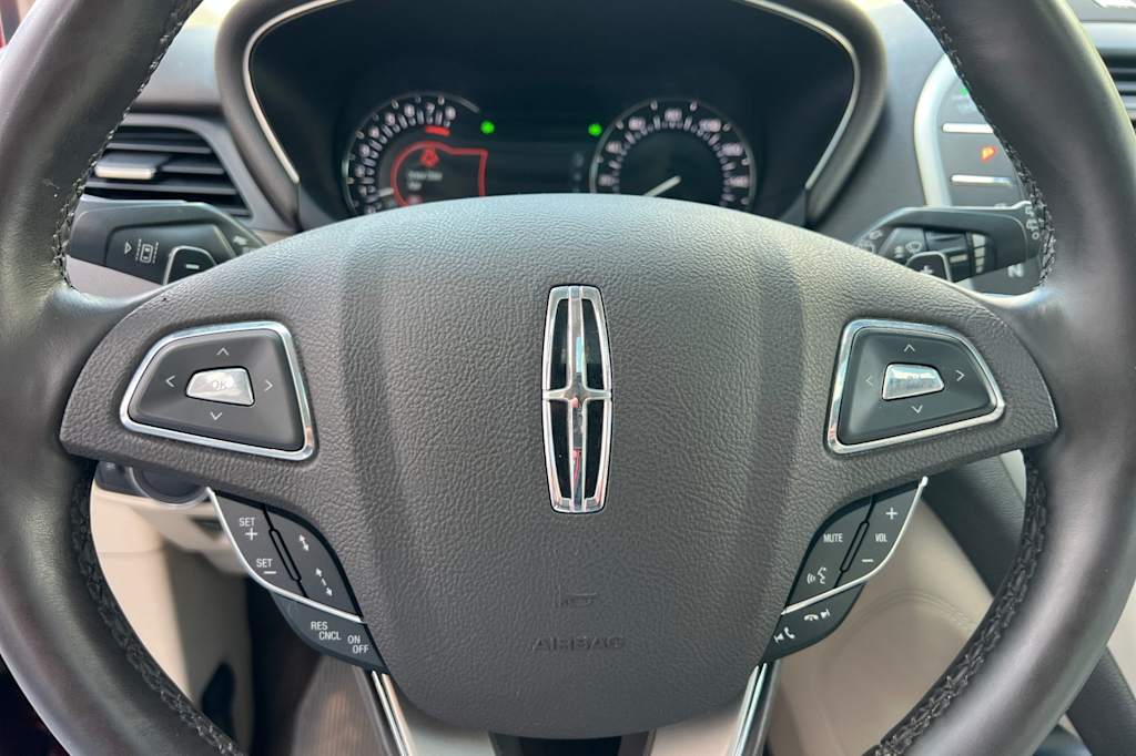 Thumbnail: 2019 Lincoln MKC - 28