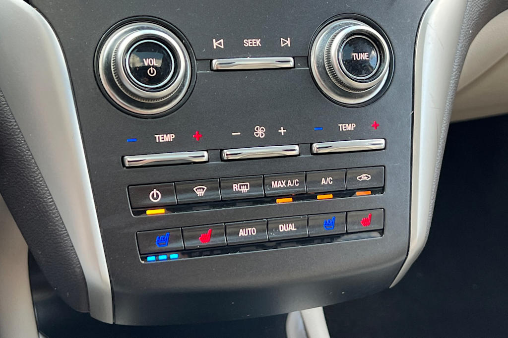 Thumbnail: 2019 Lincoln MKC - 25