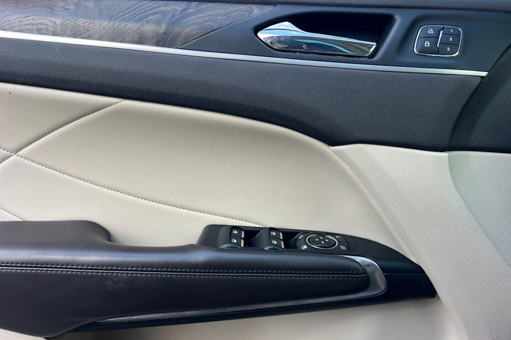 Thumbnail: 2019 Lincoln MKC - 21