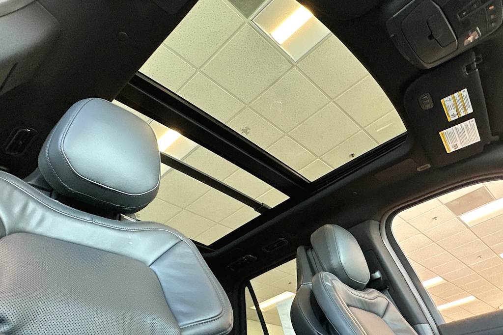 Thumbnail: 2024 Lincoln Navigator - 21