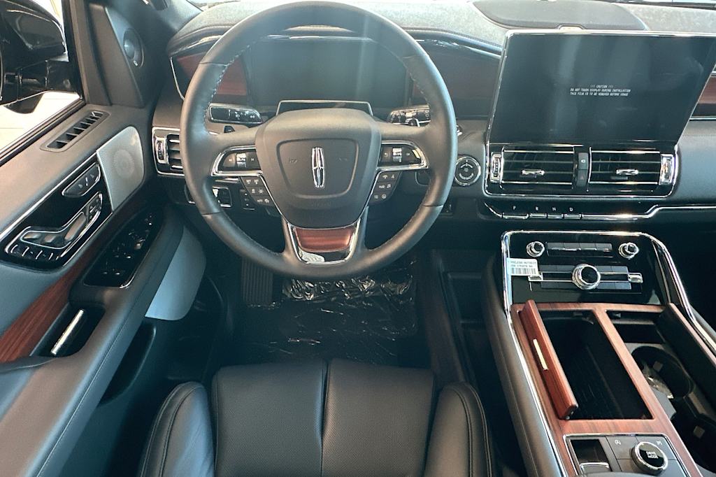 Thumbnail: 2024 Lincoln Navigator - 11