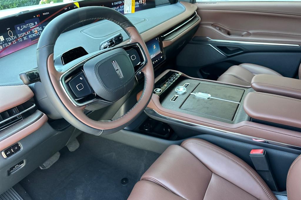 Thumbnail: 2026 Lincoln Navigator - 9