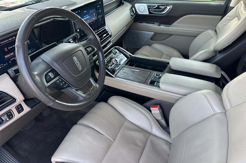 Thumbnail: 2023 Lincoln Navigator - 9