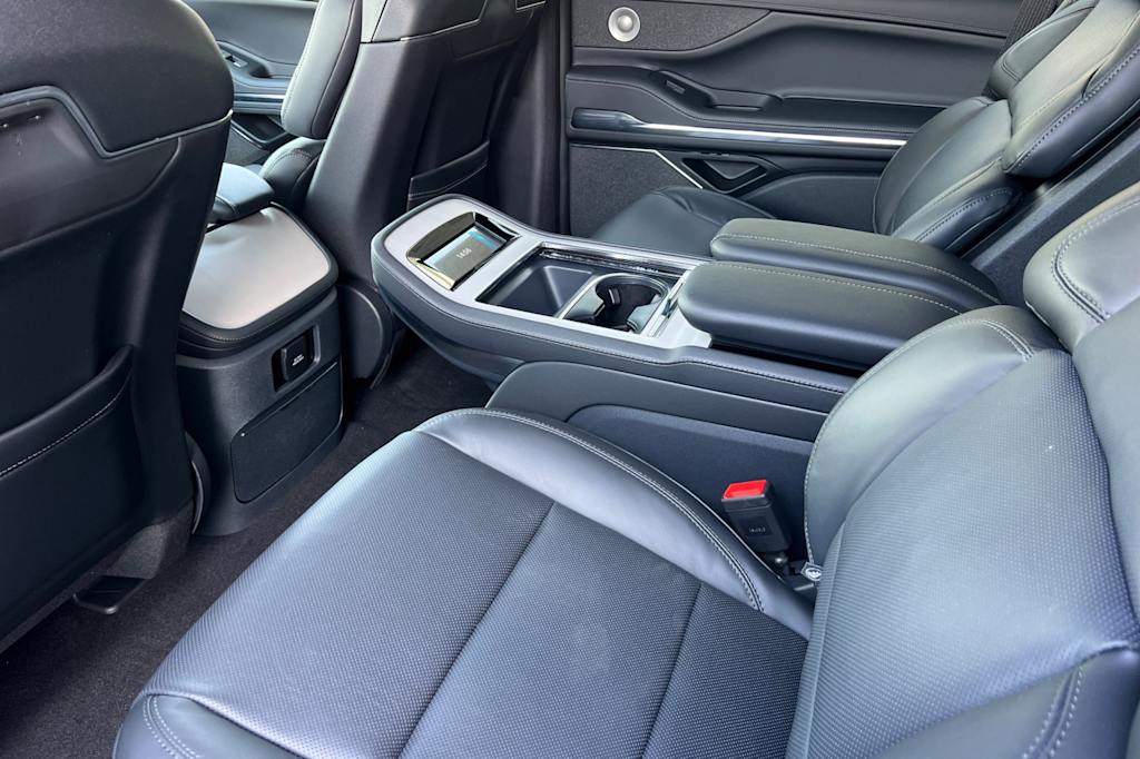 Thumbnail: 2026 Lincoln Navigator - 10