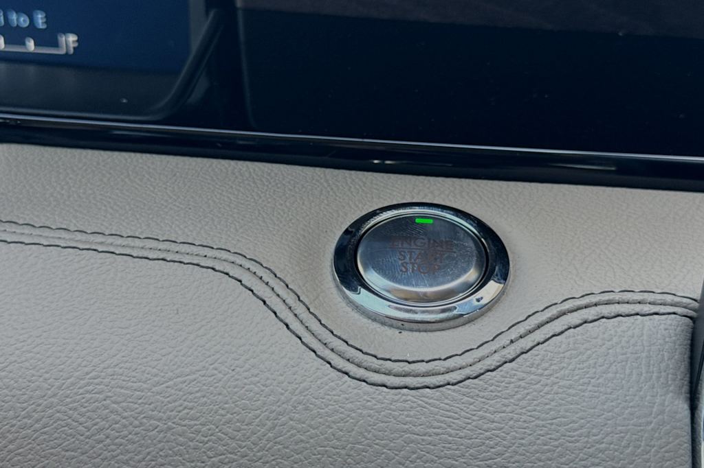 Thumbnail: 2024 Lincoln Navigator - 28