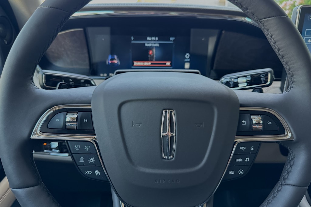 Thumbnail: 2024 Lincoln Navigator - 29