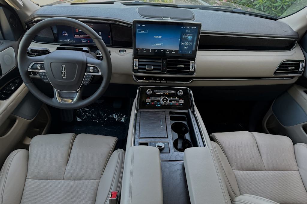 Thumbnail: 2024 Lincoln Navigator - 2