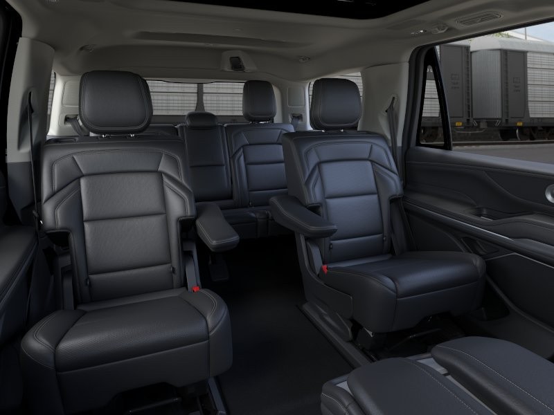 Thumbnail: 2026 Lincoln Navigator - 15