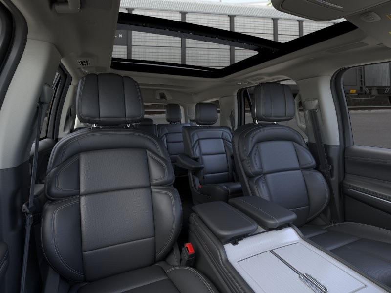 Thumbnail: 2026 Lincoln Navigator - 10